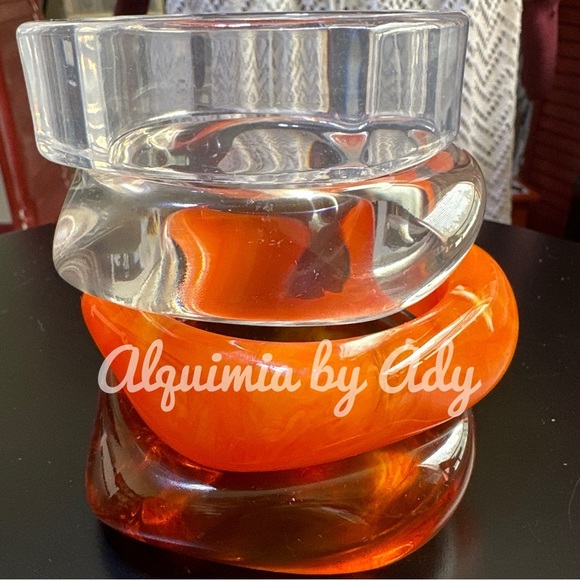 Bangle maxi bracelet lucite/acrylic/amber color  resin statement - Picture 3 of 3